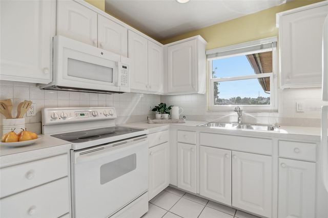 7427 CARNOUSTIE DRIVE 7A, Sarasota, FL 34238