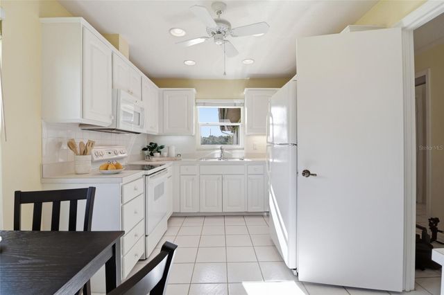 7427 CARNOUSTIE DRIVE 7A, Sarasota, FL 34238