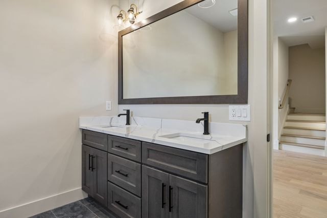 901 S 13th St, Nashville, TN 37206