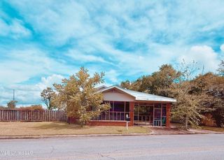 1810 Roosevelt Street, Pascagoula, MS 39567