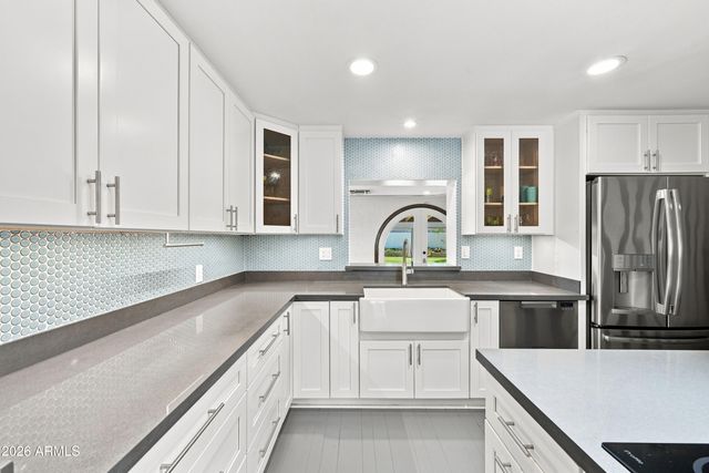 3827 E MERCER Lane, Phoenix, AZ 85028