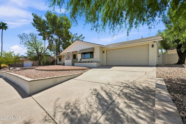 3827 E MERCER Lane, Phoenix, AZ 85028