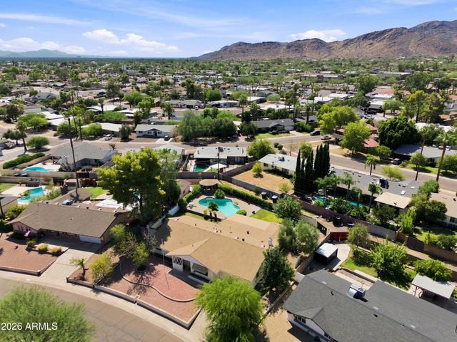 3827 E MERCER Lane, Phoenix, AZ 85028