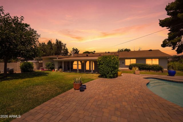 3827 E MERCER Lane, Phoenix, AZ 85028