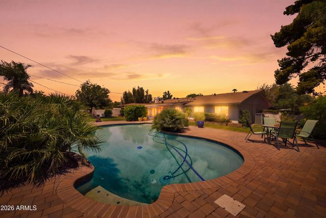3827 E MERCER Lane, Phoenix, AZ 85028