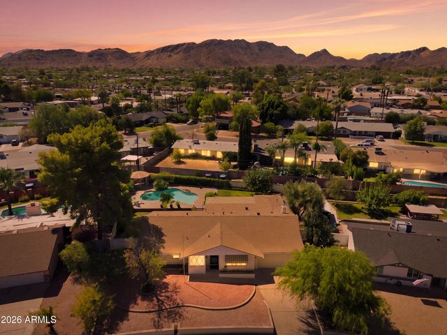 3827 E MERCER Lane, Phoenix, AZ 85028