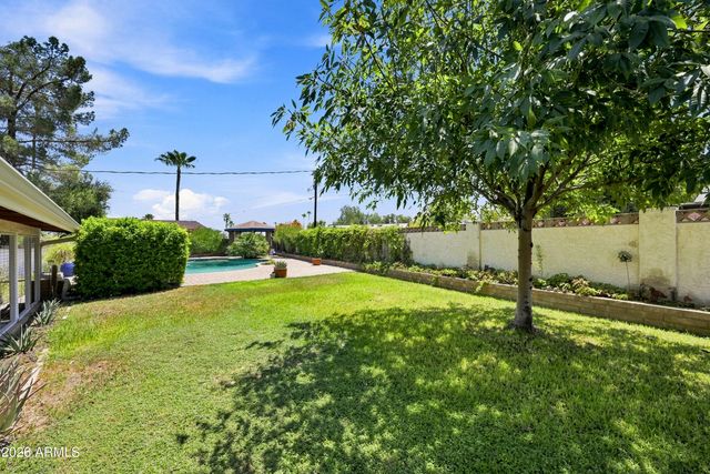 3827 E MERCER Lane, Phoenix, AZ 85028
