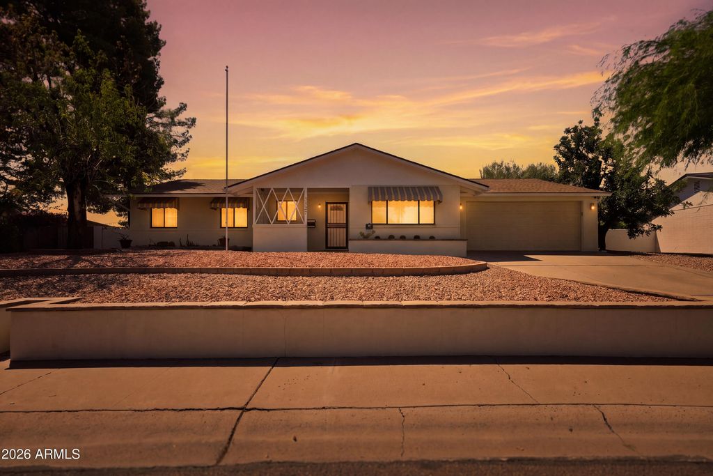 3827 E MERCER Lane, Phoenix, AZ 85028