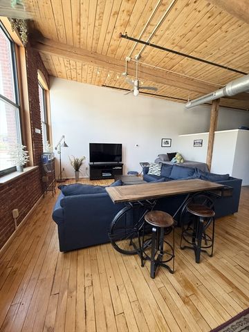 1 Envelope Ter 309, Worcester, MA 01604