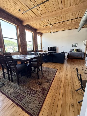1 Envelope Ter 309, Worcester, MA 01604