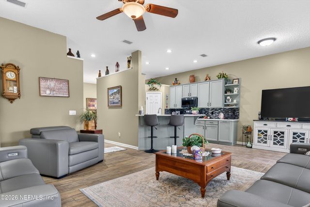 13863 DEVAN LEE Drive E, Jacksonville, FL 32226