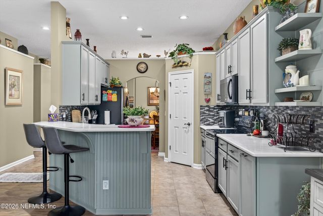 13863 DEVAN LEE Drive E, Jacksonville, FL 32226