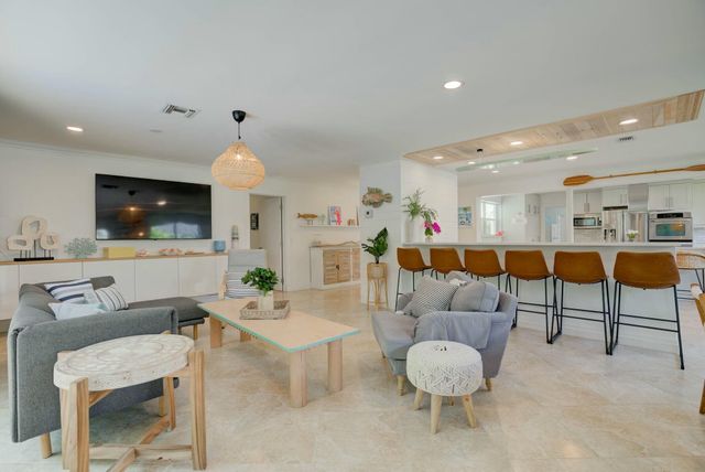 547 Marlin Road, North Palm Beach, FL 33408