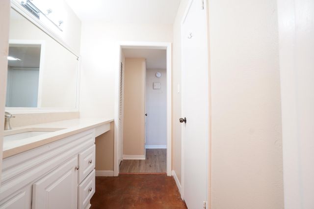 1240 BARTON HILLS DR 111, Austin, TX 78704