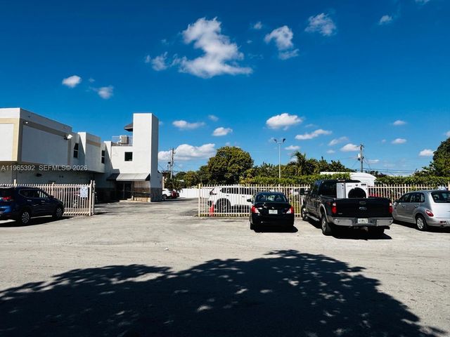 4201 Palm Avenue, Hialeah, FL 33012