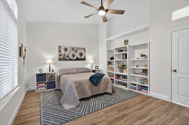 8652 N Sierra Vista Avenue, Fresno, CA 93720