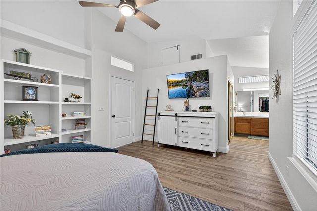 8652 N Sierra Vista Avenue, Fresno, CA 93720