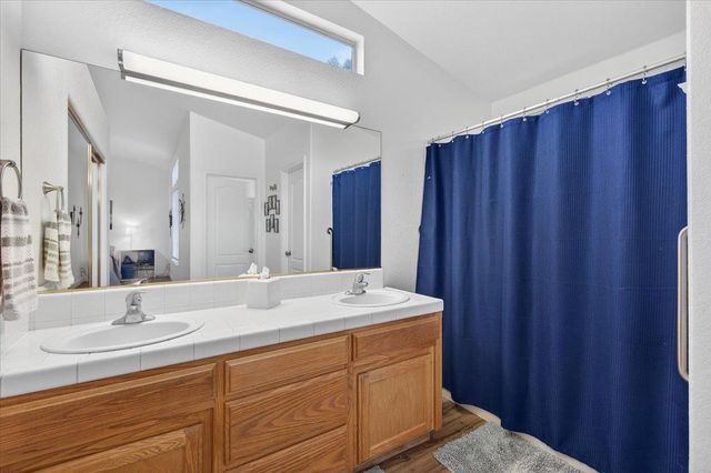 8652 N Sierra Vista Avenue, Fresno, CA 93720