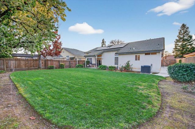 8652 N Sierra Vista Avenue, Fresno, CA 93720