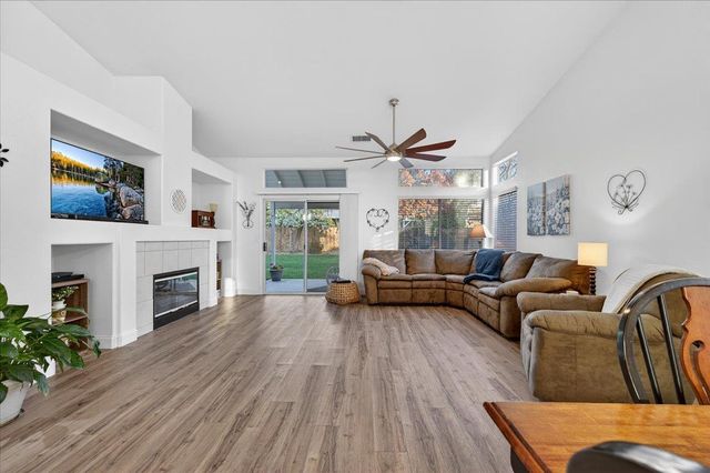 8652 N Sierra Vista Avenue, Fresno, CA 93720