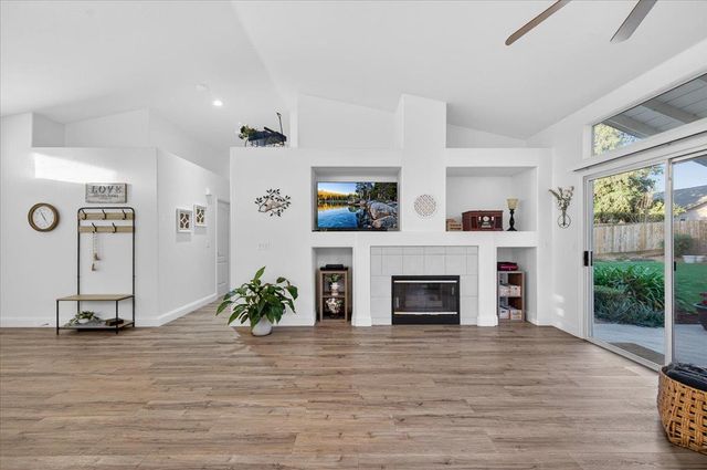 8652 N Sierra Vista Avenue, Fresno, CA 93720