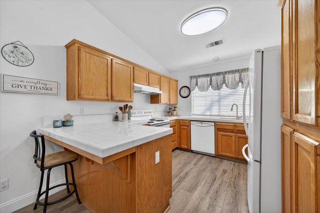 8652 N Sierra Vista Avenue, Fresno, CA 93720