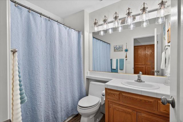 8652 N Sierra Vista Avenue, Fresno, CA 93720