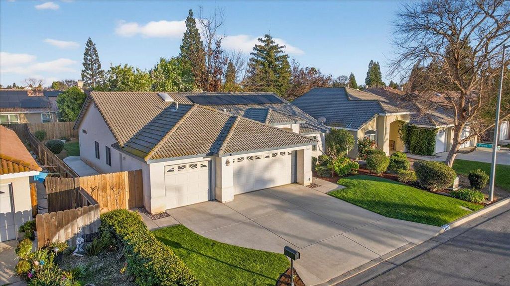 8652 N Sierra Vista Avenue, Fresno, CA 93720