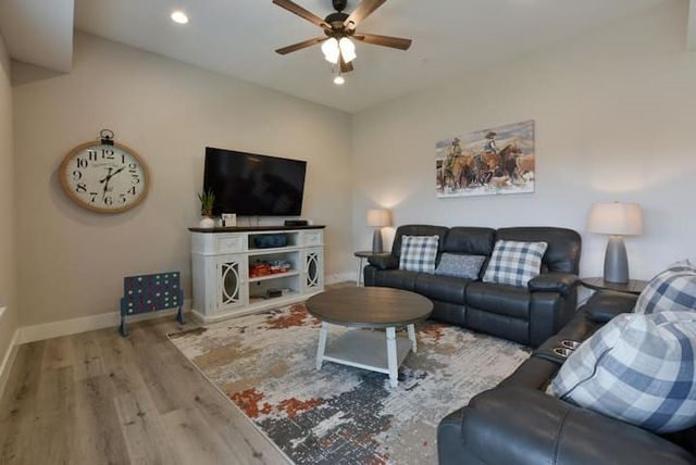 280 Lakefront Drive, Branson, MO 65616