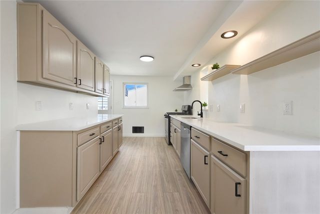 4619 Greensprings Avenue, West Mifflin, PA 15122