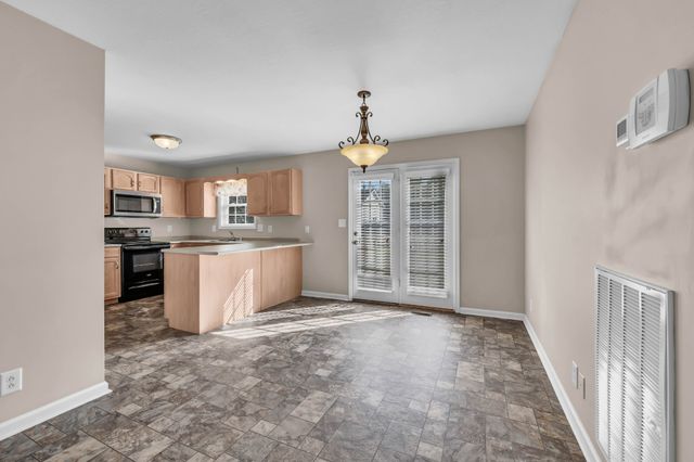 374 Woodtrace Dr, Clarksville, TN 37042