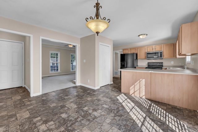 374 Woodtrace Dr, Clarksville, TN 37042