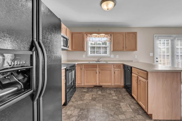 374 Woodtrace Dr, Clarksville, TN 37042