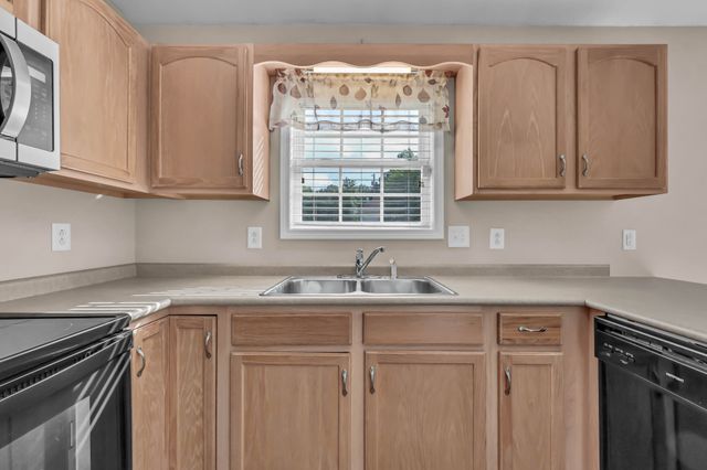 374 Woodtrace Dr, Clarksville, TN 37042
