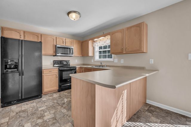 374 Woodtrace Dr, Clarksville, TN 37042
