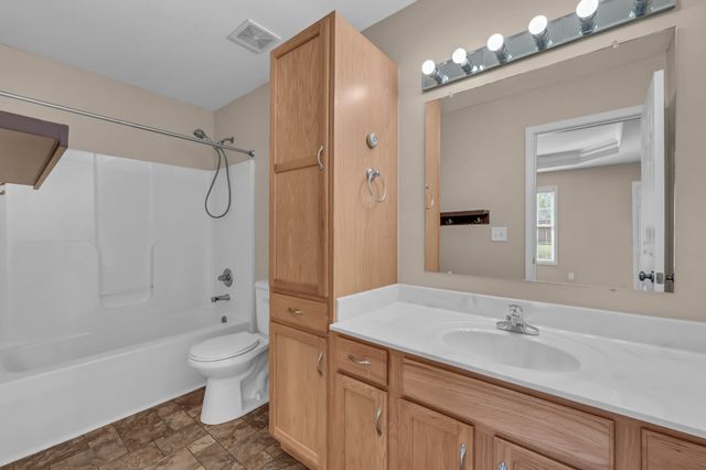 374 Woodtrace Dr, Clarksville, TN 37042