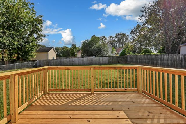 374 Woodtrace Dr, Clarksville, TN 37042
