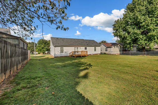 374 Woodtrace Dr, Clarksville, TN 37042