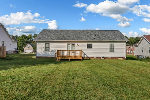 374 Woodtrace Dr, Clarksville, TN 37042