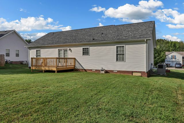 374 Woodtrace Dr, Clarksville, TN 37042