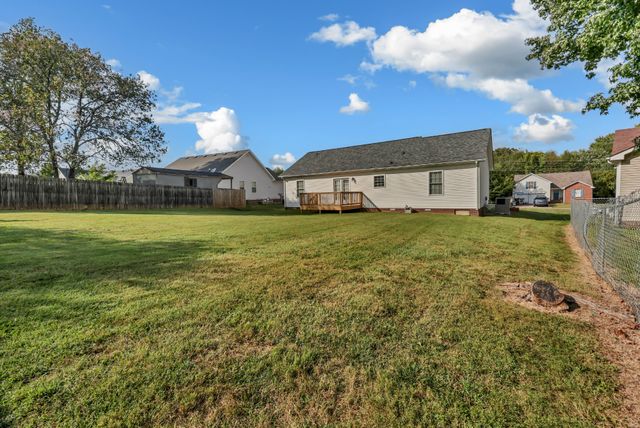 374 Woodtrace Dr, Clarksville, TN 37042