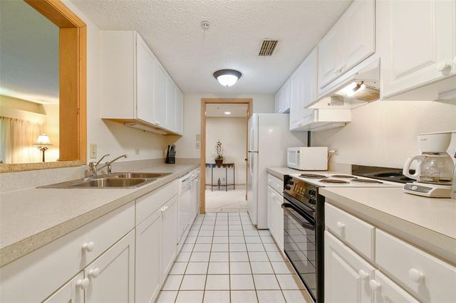36750 US HIGHWAY 19 N 22208, Palm Harbor, FL 34684