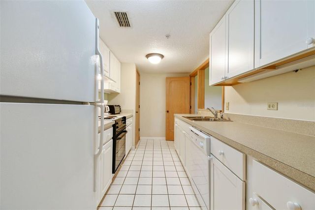 36750 US HIGHWAY 19 N 22208, Palm Harbor, FL 34684