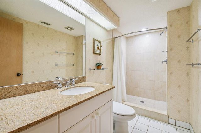 36750 US HIGHWAY 19 N 22208, Palm Harbor, FL 34684
