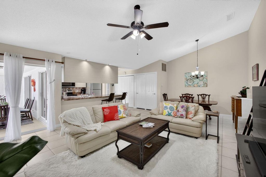 Image 17 of property listing at 1702 Silverleaf Oak Court, Palm Beach Gardens, FL 33410