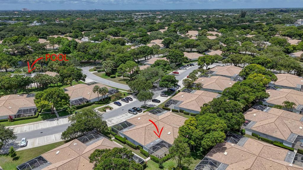 Image 3 of property listing at 1702 Silverleaf Oak Court, Palm Beach Gardens, FL 33410