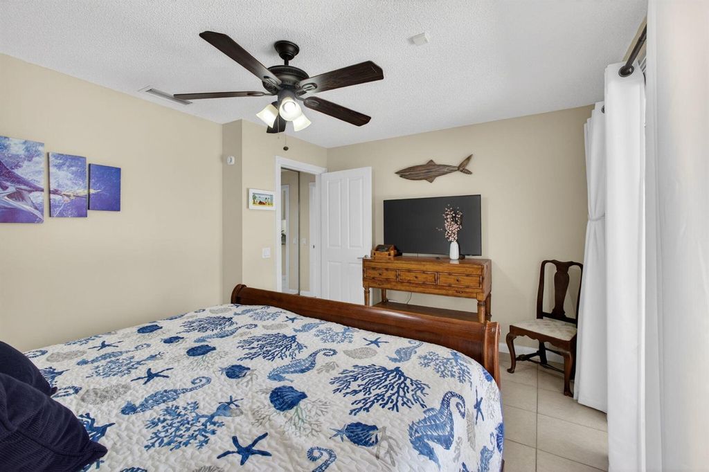 Image 33 of property listing at 1702 Silverleaf Oak Court, Palm Beach Gardens, FL 33410