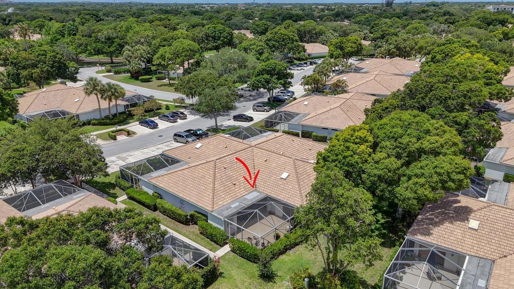 Image 35 of property listing at 1702 Silverleaf Oak Court, Palm Beach Gardens, FL 33410