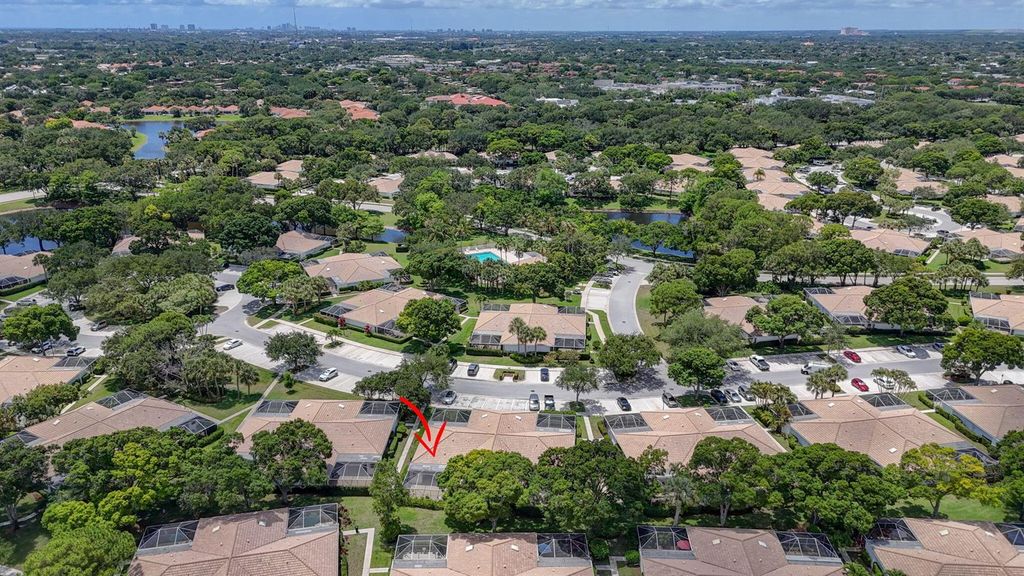 Image 36 of property listing at 1702 Silverleaf Oak Court, Palm Beach Gardens, FL 33410