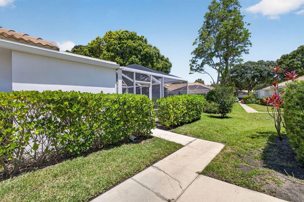 Image 6 of property listing at 1702 Silverleaf Oak Court, Palm Beach Gardens, FL 33410